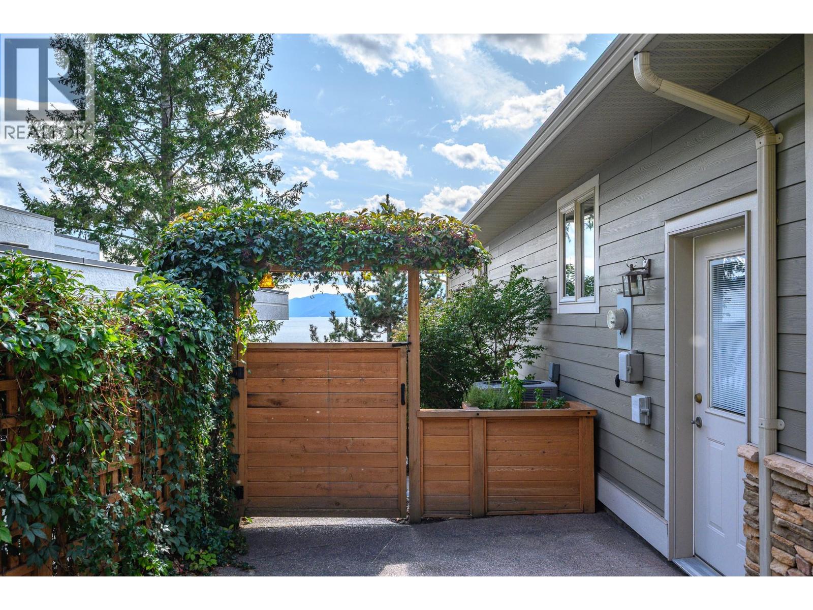 #11 100 Kestrel Place - Image 46