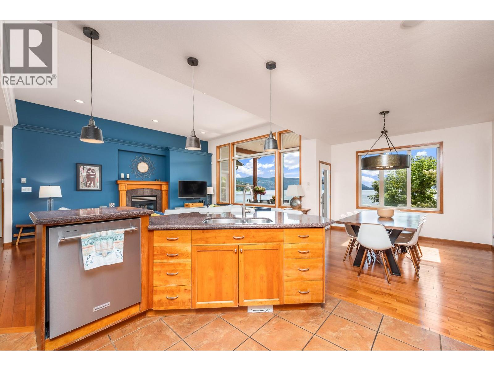 #11 100 Kestrel Place - 19