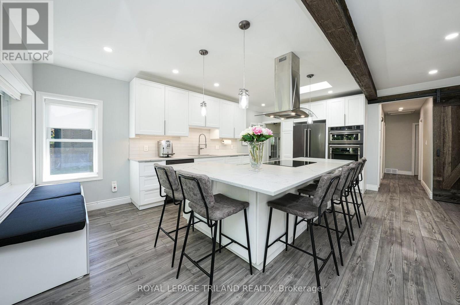 351 REYNOLDS ROAD, London South (South B) — photo 8