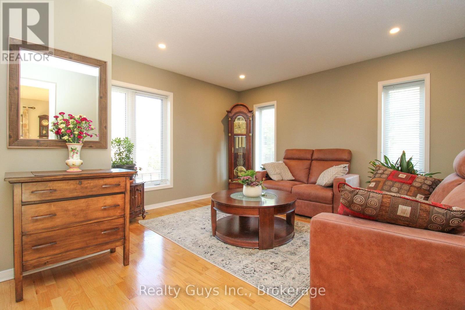 867 TWOMEY PLACE - 21
