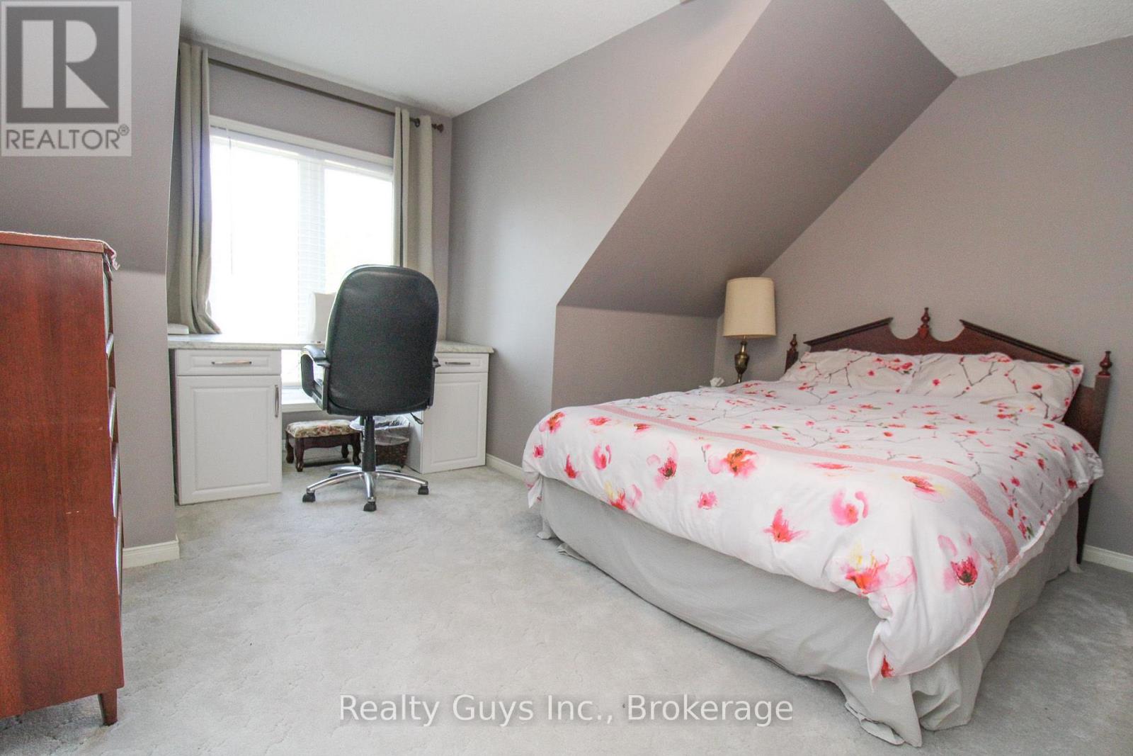 867 TWOMEY PLACE - 39