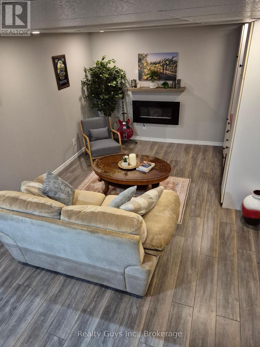 867 TWOMEY PLACE - 45