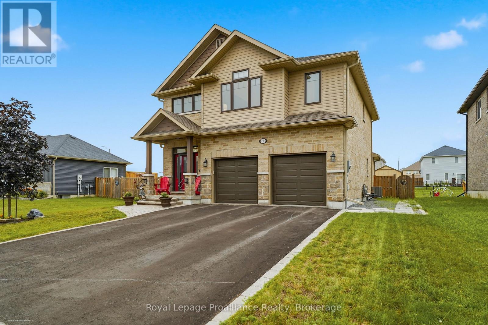 32 WALNUT CRESCENT, Belleville (Thurlow Ward)