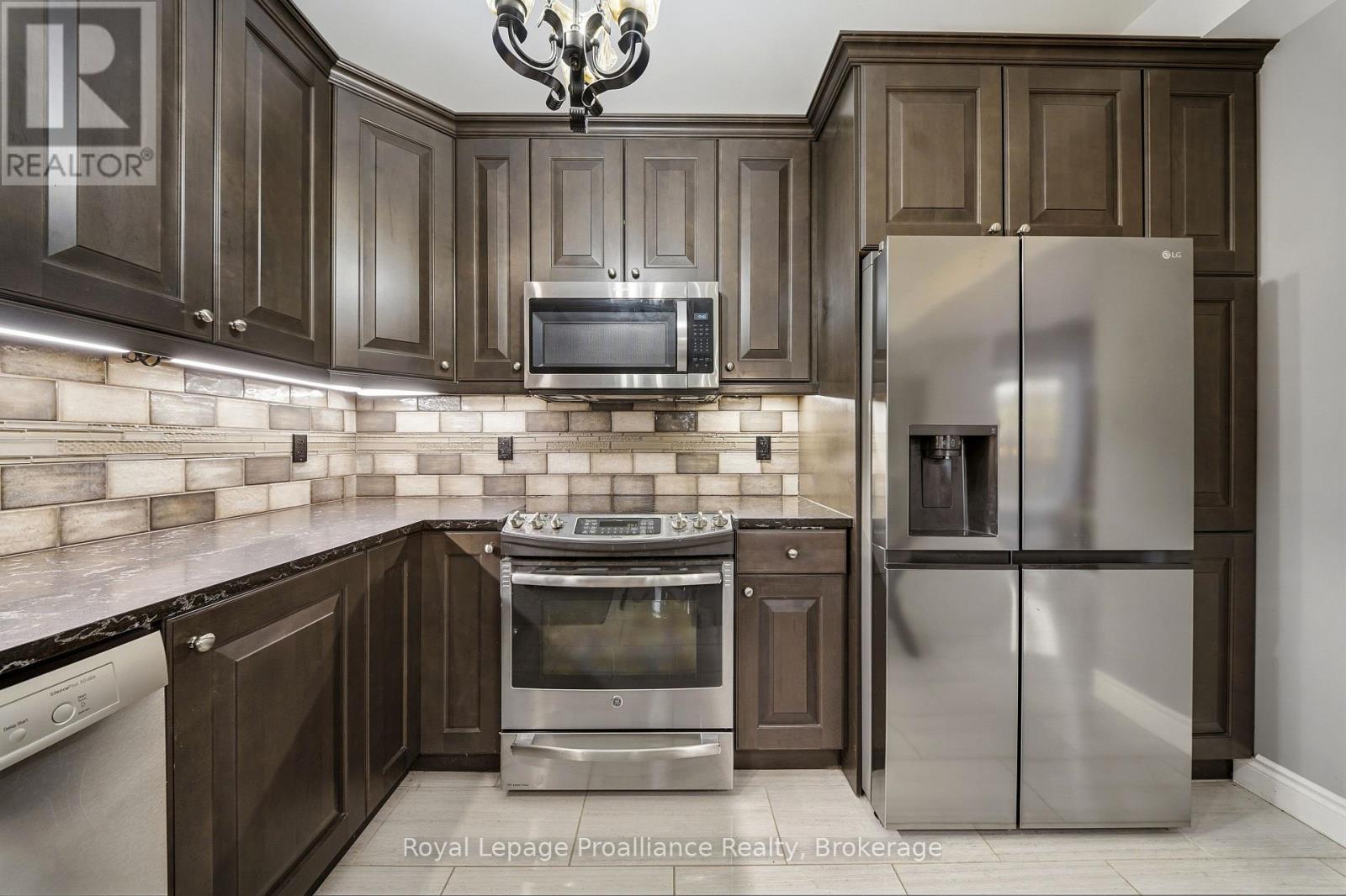 32 WALNUT CRESCENT - Image 17