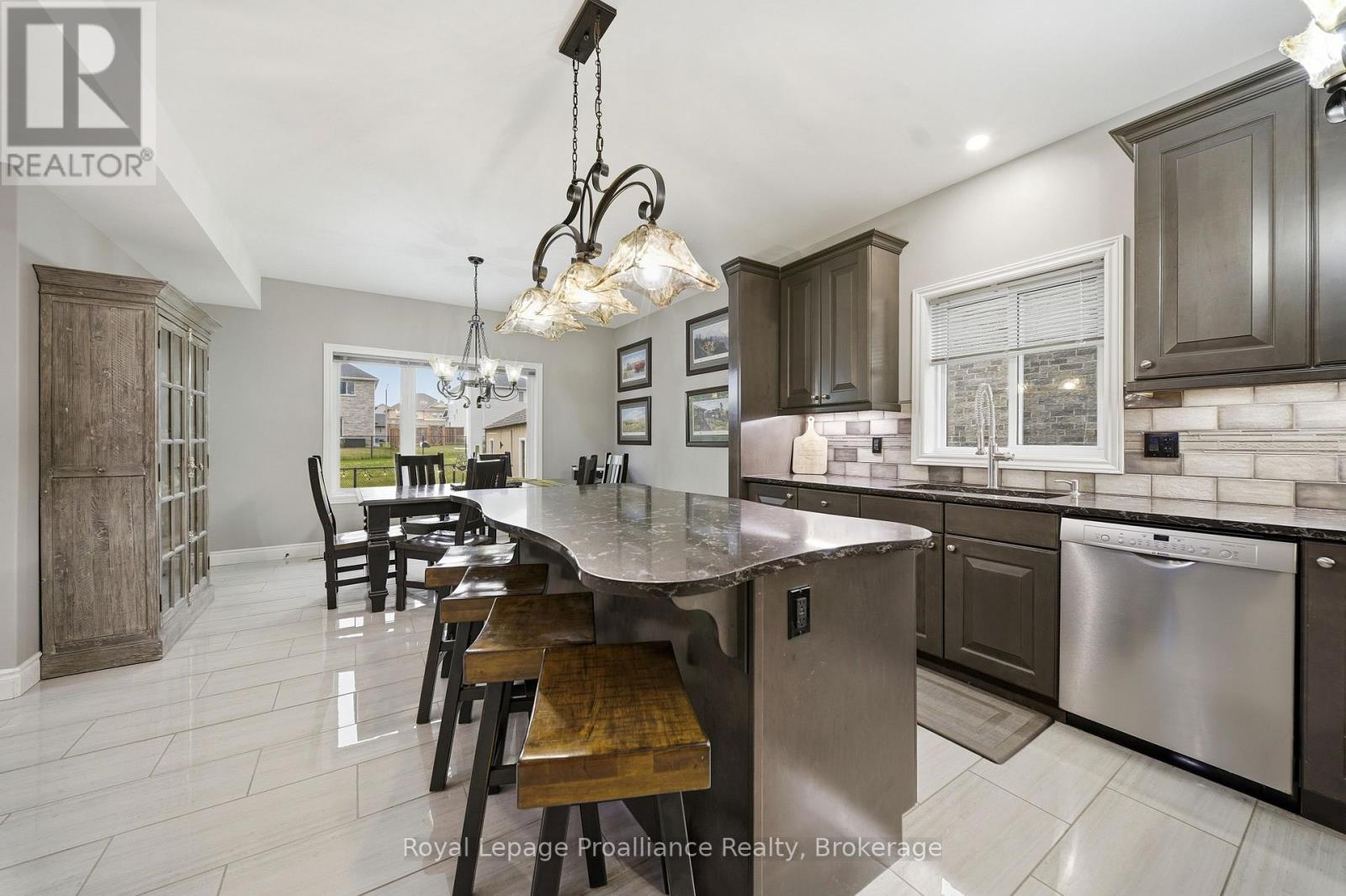 32 WALNUT CRESCENT - Image 18