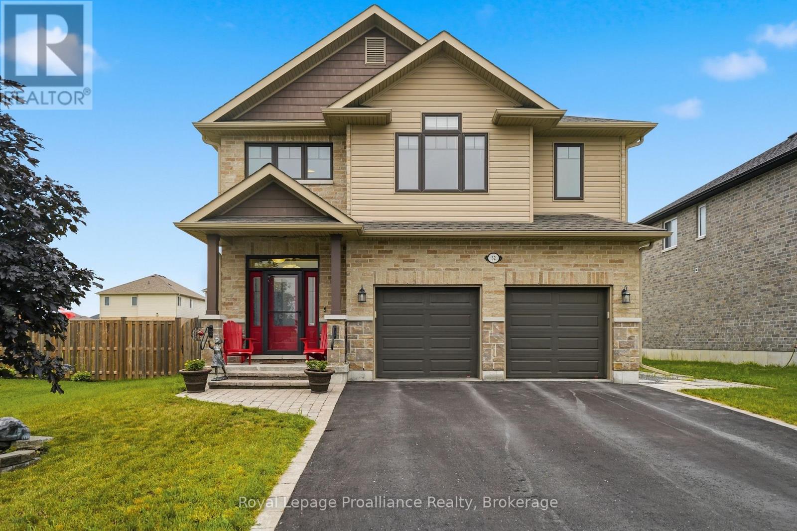 32 WALNUT CRESCENT, Belleville (Thurlow Ward) — photo 2