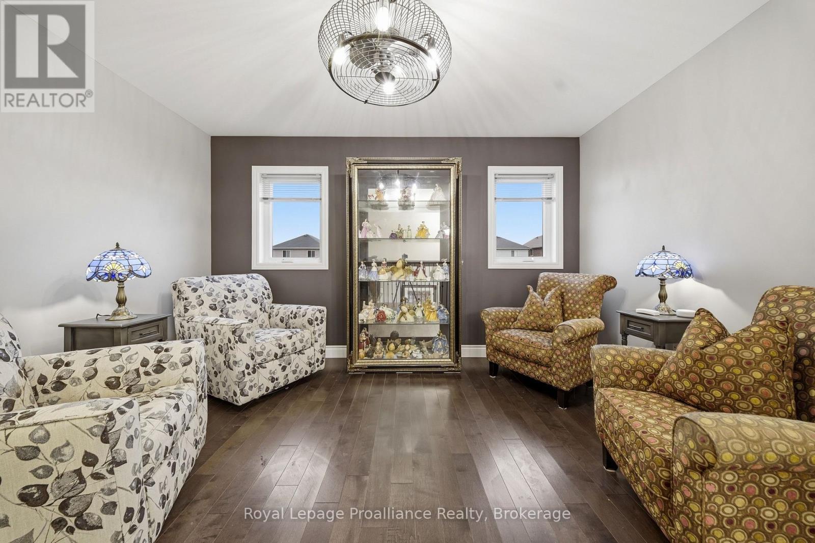 32 WALNUT CRESCENT - Image 21