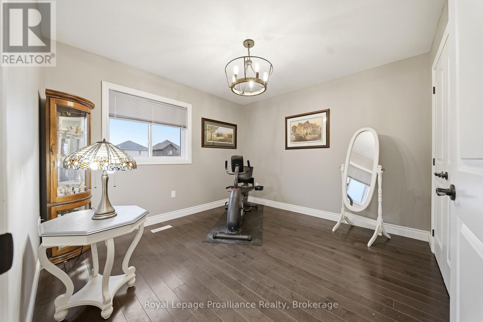 32 WALNUT CRESCENT - Image 23