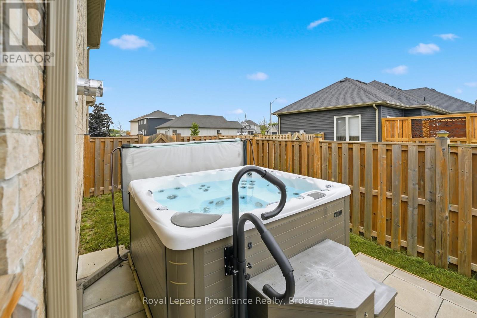 32 WALNUT CRESCENT - Image 38