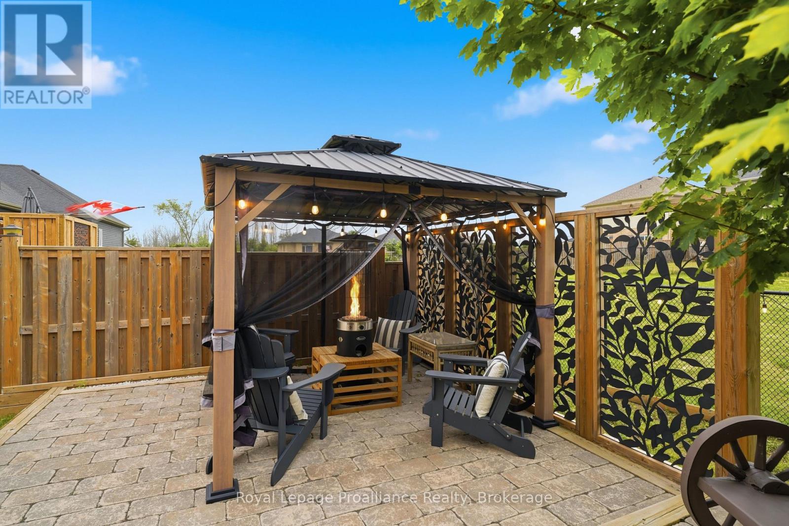 32 WALNUT CRESCENT - Image 40