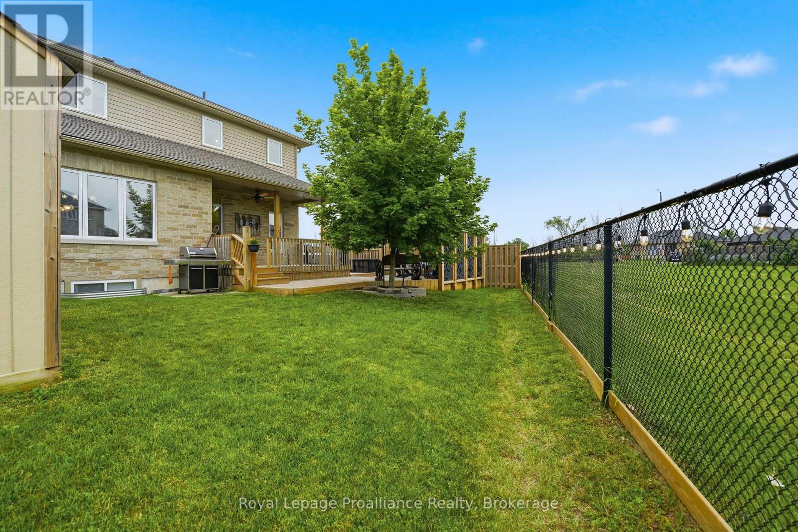 32 WALNUT CRESCENT - Image 43