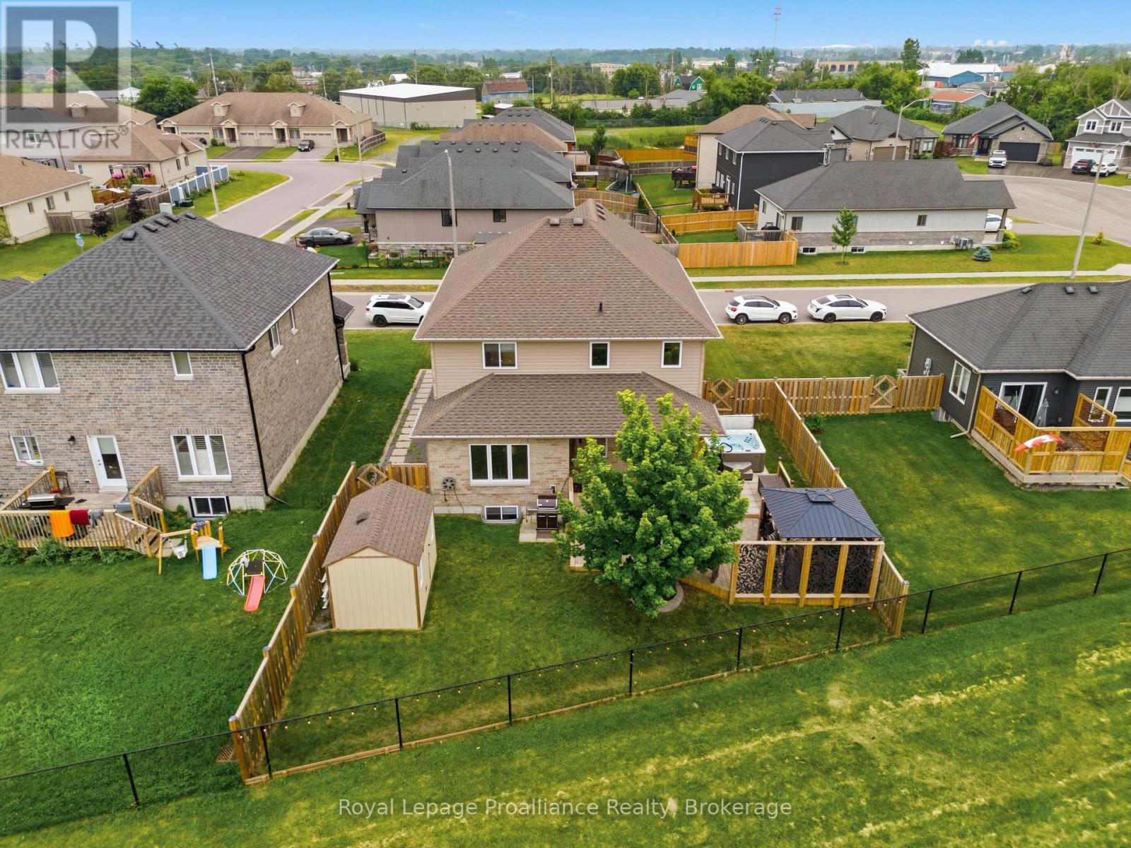 32 WALNUT CRESCENT - Image 49