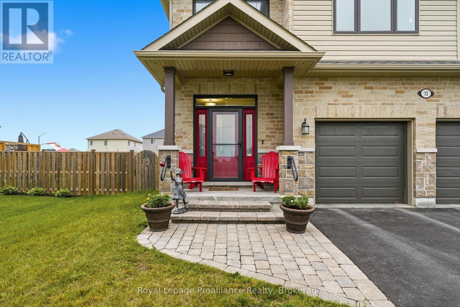 32 WALNUT CRESCENT, Belleville (Thurlow Ward) — photo 5