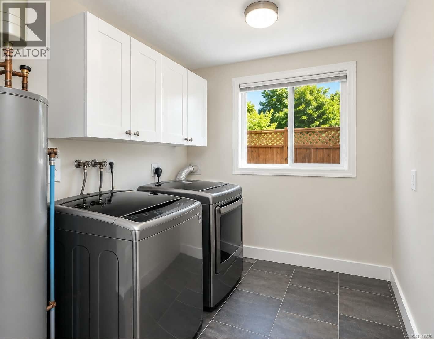 2689 Crystalview Dr - Image 13