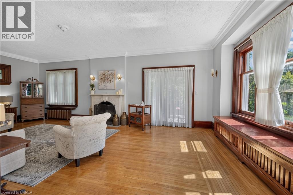 29 LORNE Crescent - Image 6