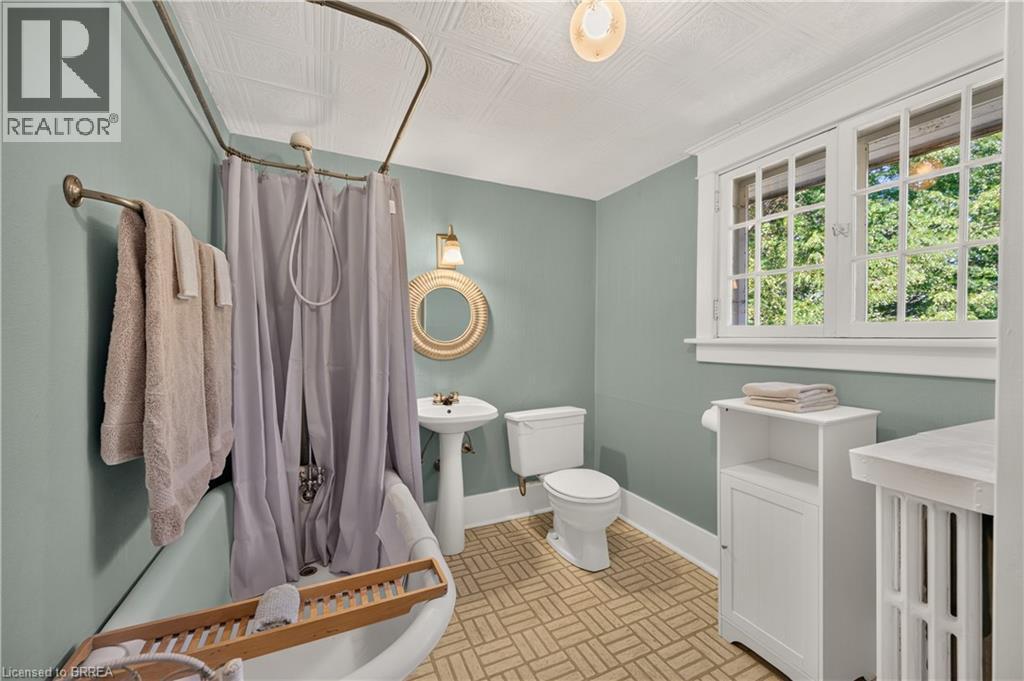 29 LORNE Crescent - 38