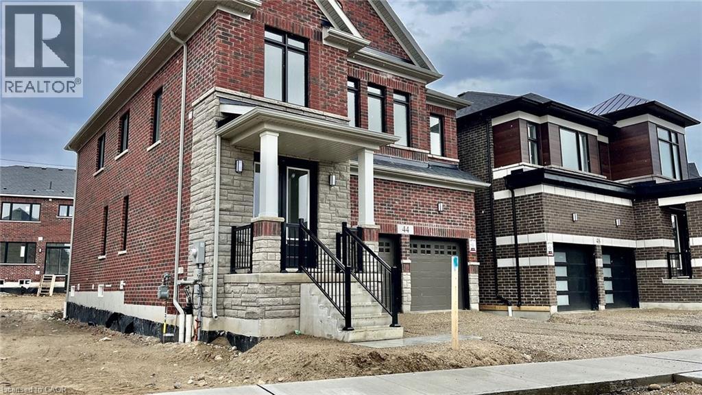 44 BLACKBURN Street — photo 2