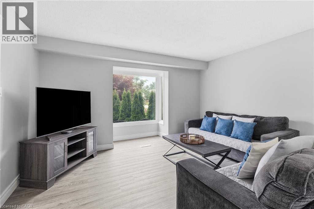 20 MANSFIELD Street, Brampton — photo 4
