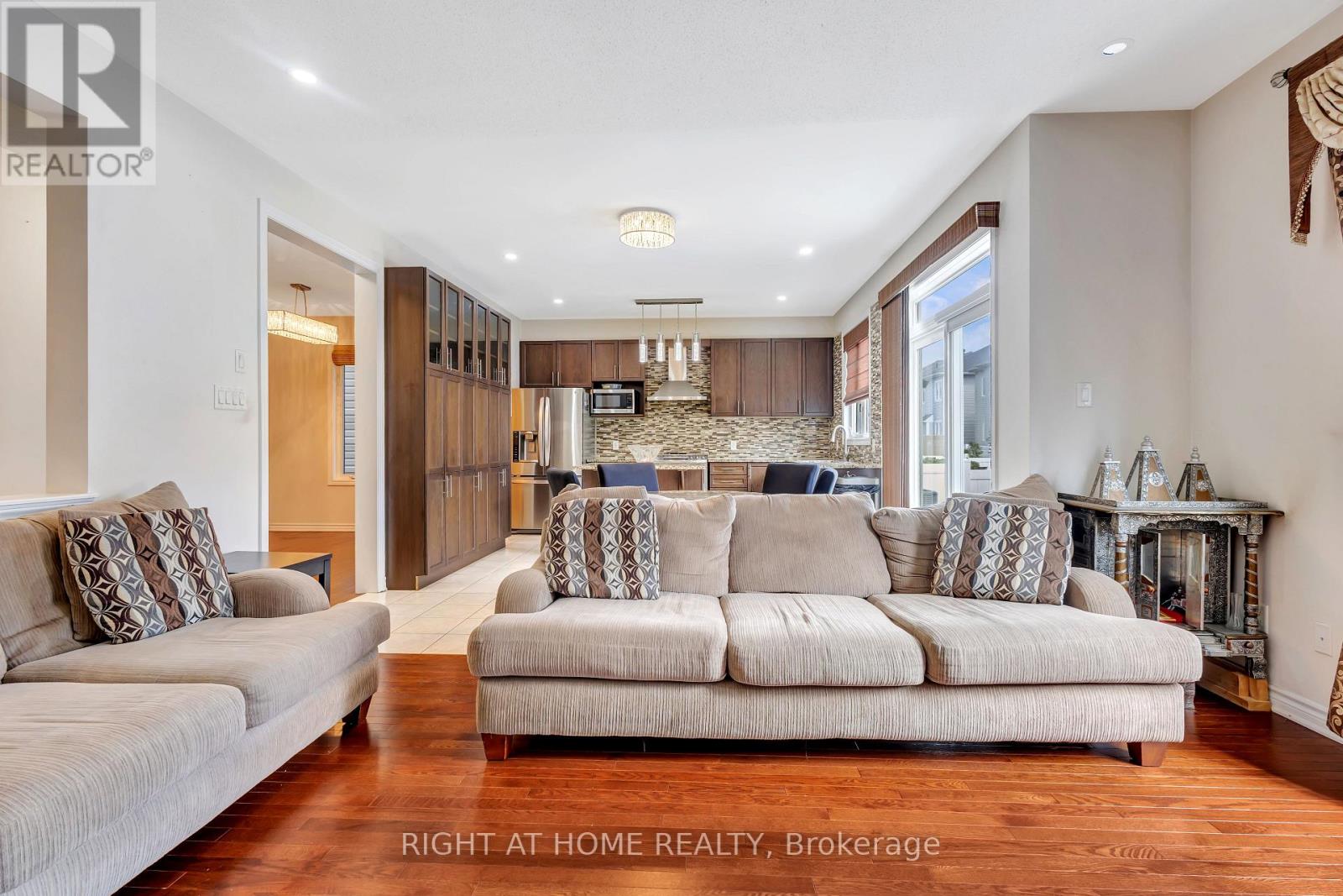 209 RIVERTREE STREET, Ottawa. Luxury613. By Peter Sagos - Image 20