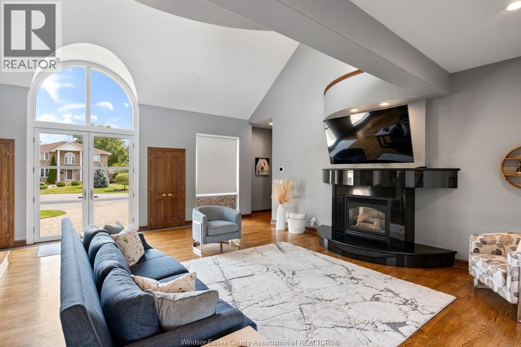 1715 KAVANAUGH - 13