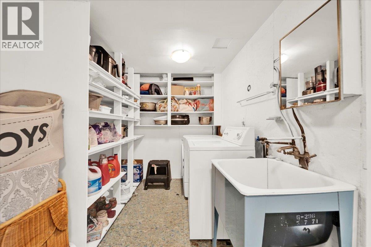 1433 KINGS AVENUE, West Vancouver