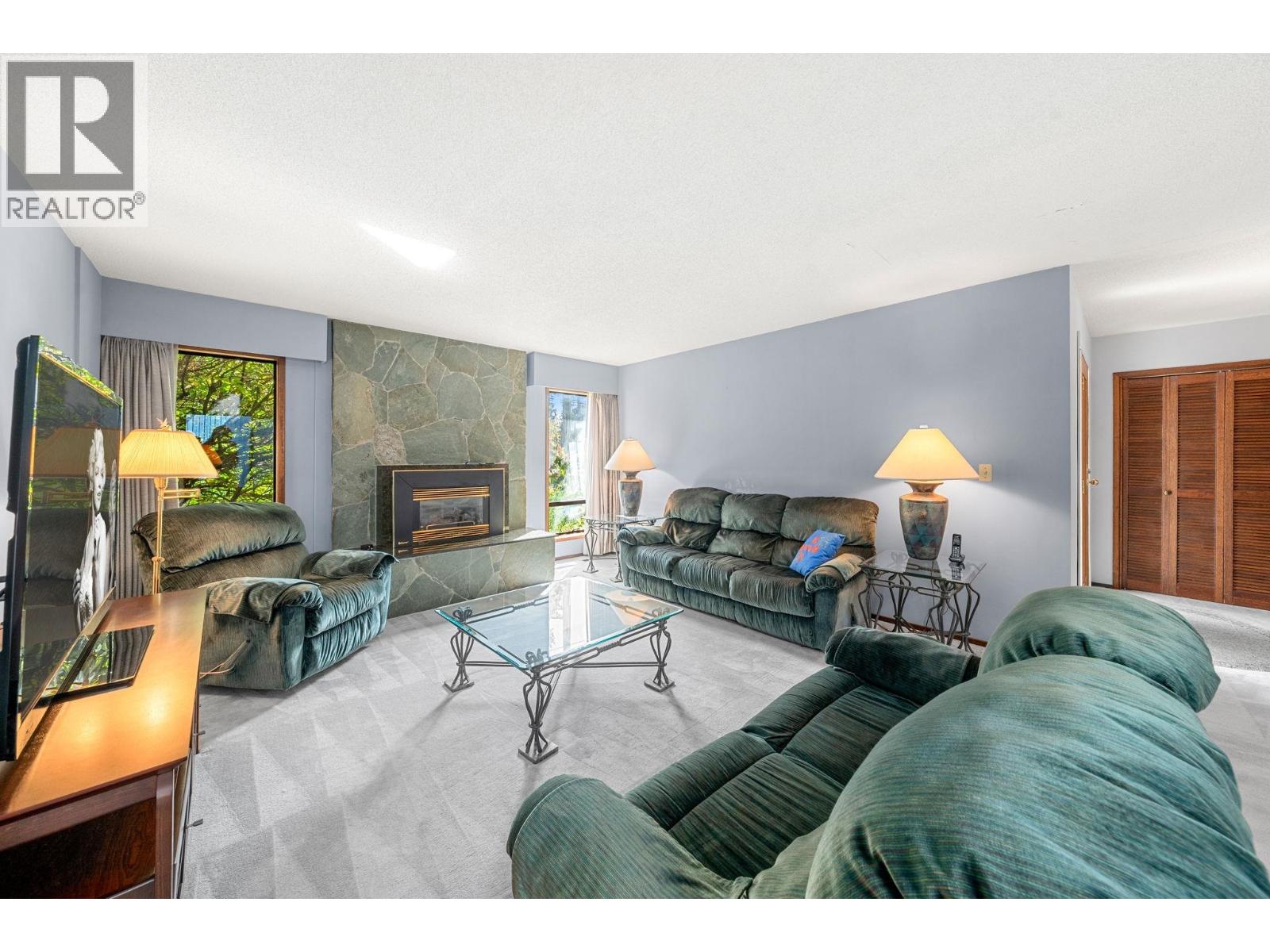 3833 LYNN VALLEY ROAD, North Vancouver — photo 5
