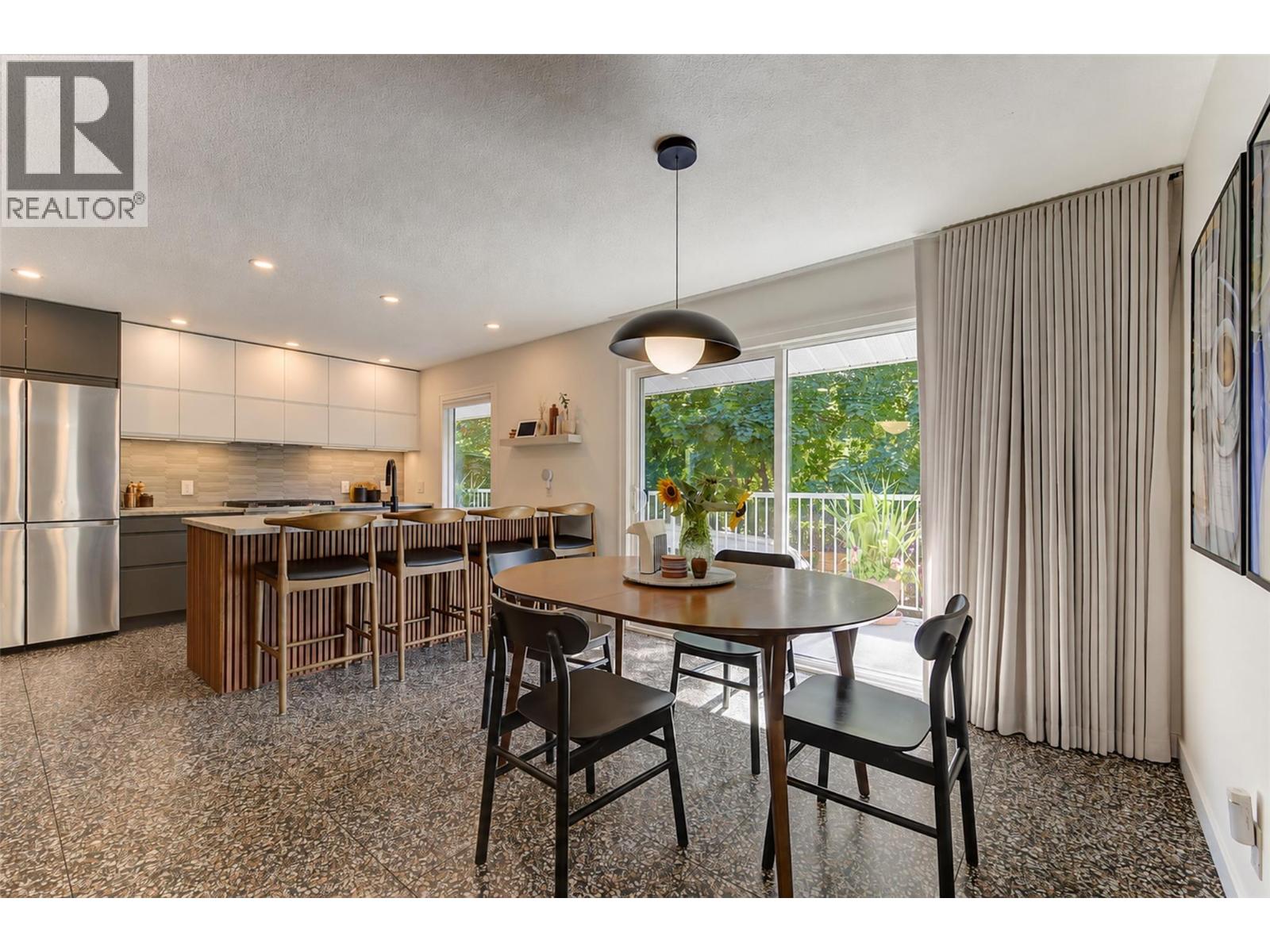 1764 Highland Drive N - Image 28