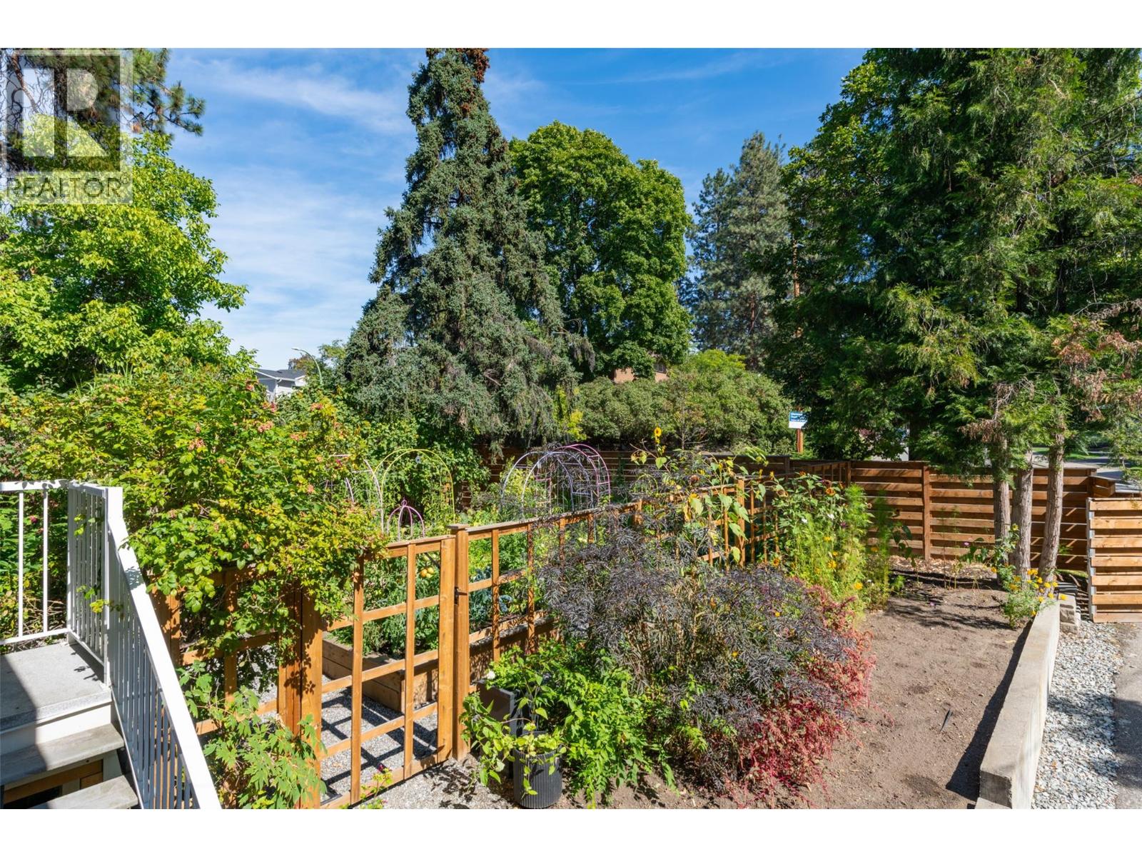 1764 Highland Drive N - Image 33