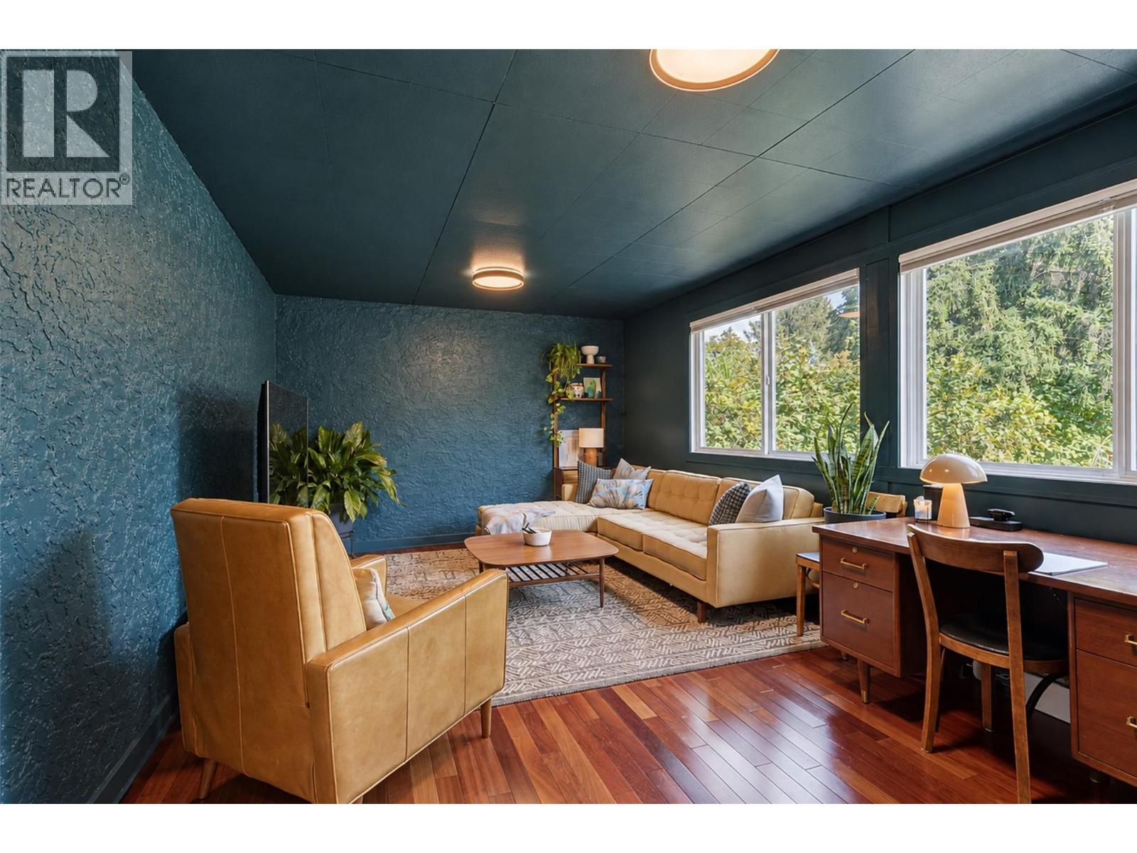 1764 Highland Drive N - Image 39