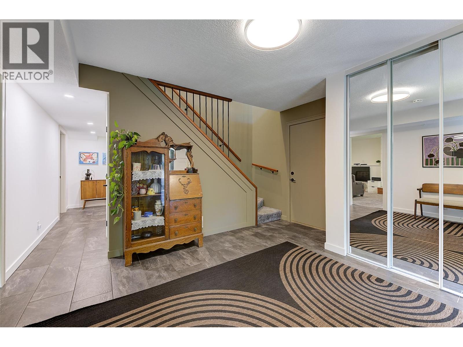 1764 Highland Drive N - Image 4