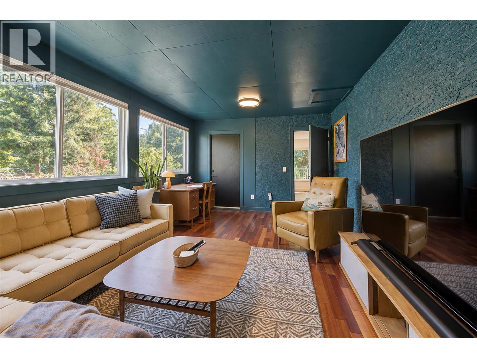 1764 Highland Drive N - Image 40