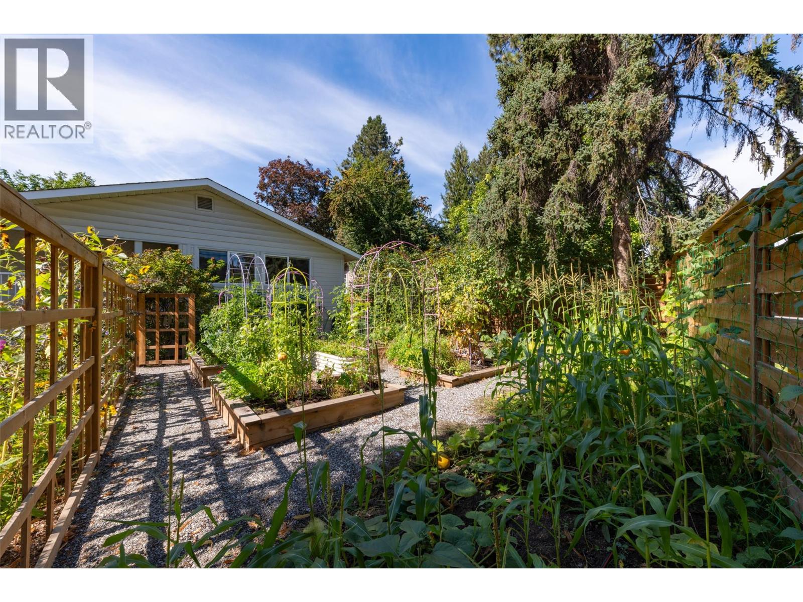 1764 Highland Drive N - 70