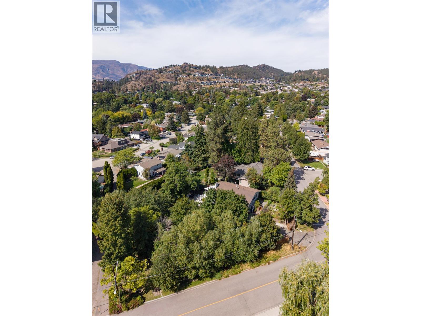 1764 Highland Drive N - Image 82