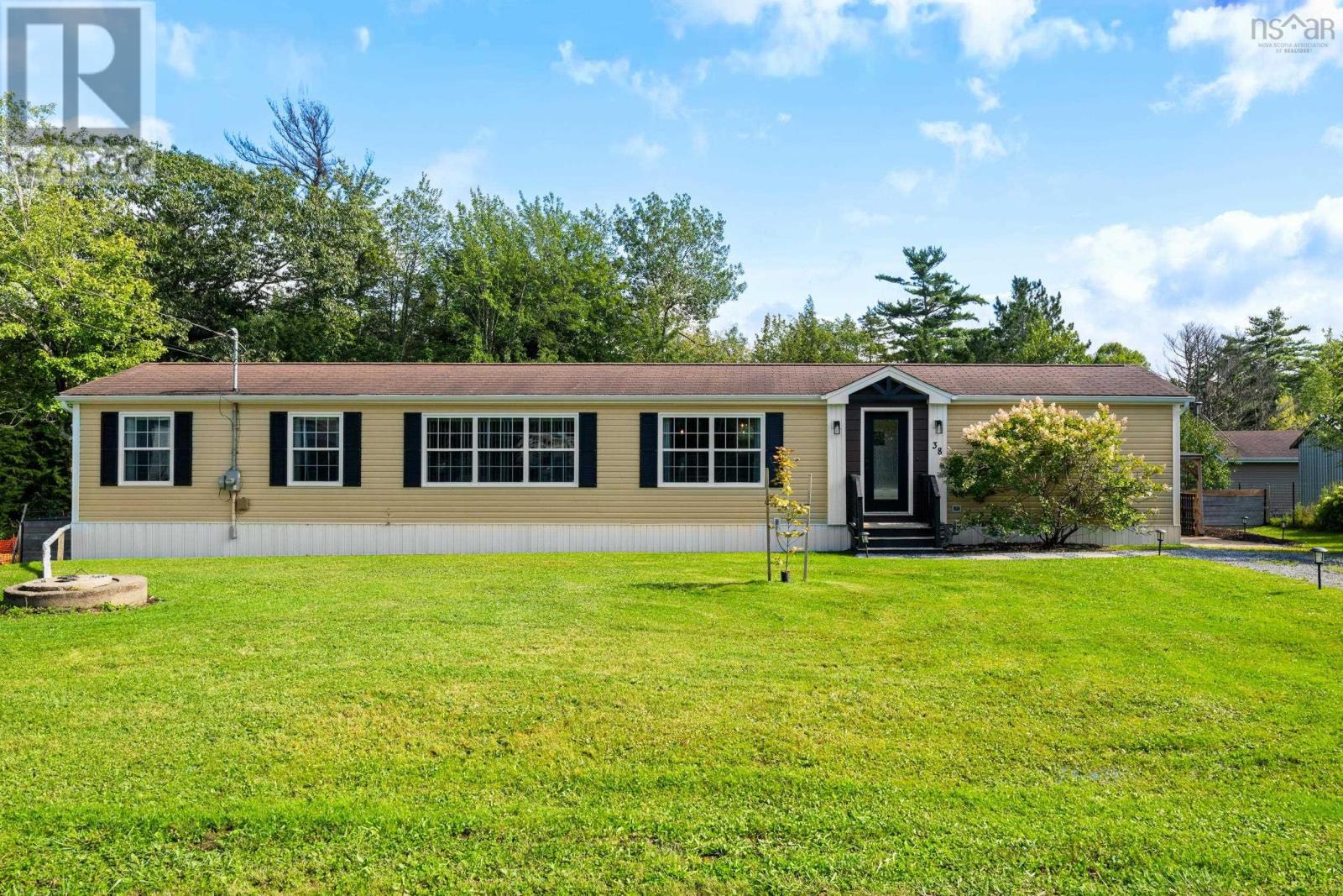 38 Iseley Lane, Dutch Settlement — photo 1