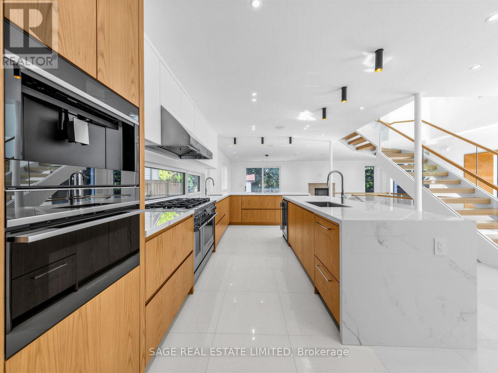 2 ADDISON CRESCENT - Image 12