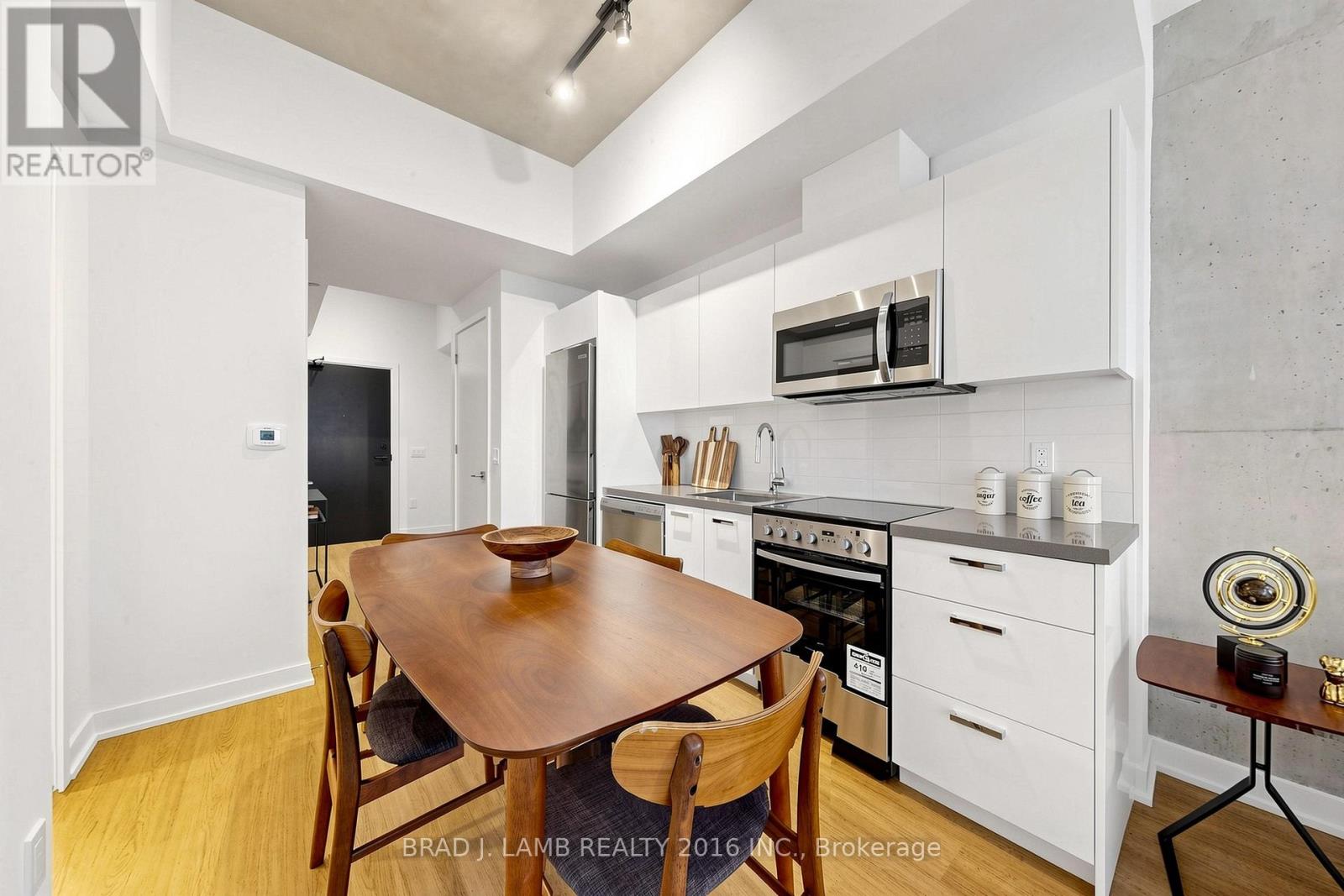 #808 284 KING STREET E - 7