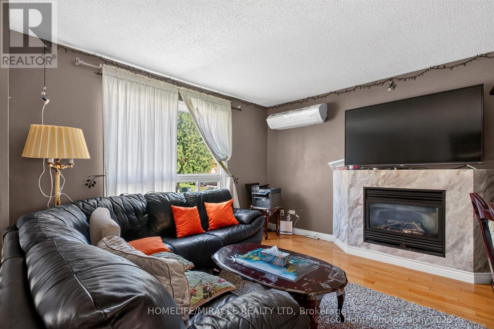 130 LONDONDERRY STREET - 6