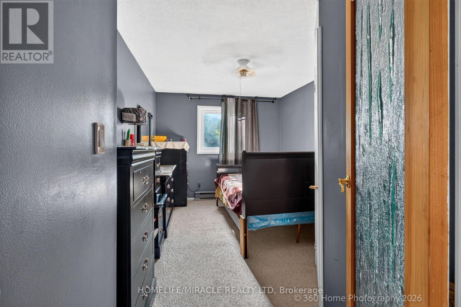 130 LONDONDERRY STREET - 8
