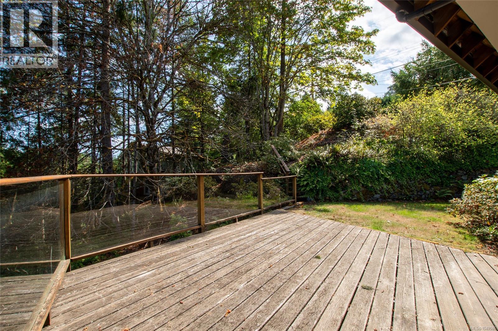 6697 Genoa Bay Rd - 6