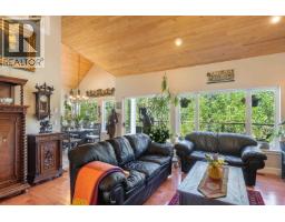 10040 Wescan Road, Halfmoon Bay, BC V0N1Y2 Photo 25
