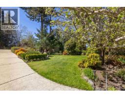 10040 Wescan Road, Halfmoon Bay, BC V0N1Y2 Photo 15