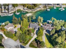 10040 Wescan Road, Halfmoon Bay, BC V0N1Y2 Photo 8