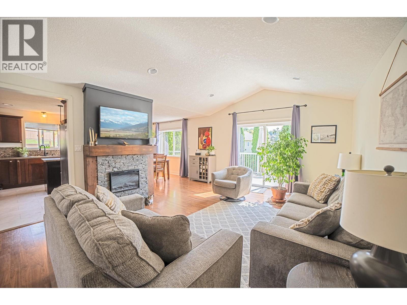 908 Purcell Crescent - 6
