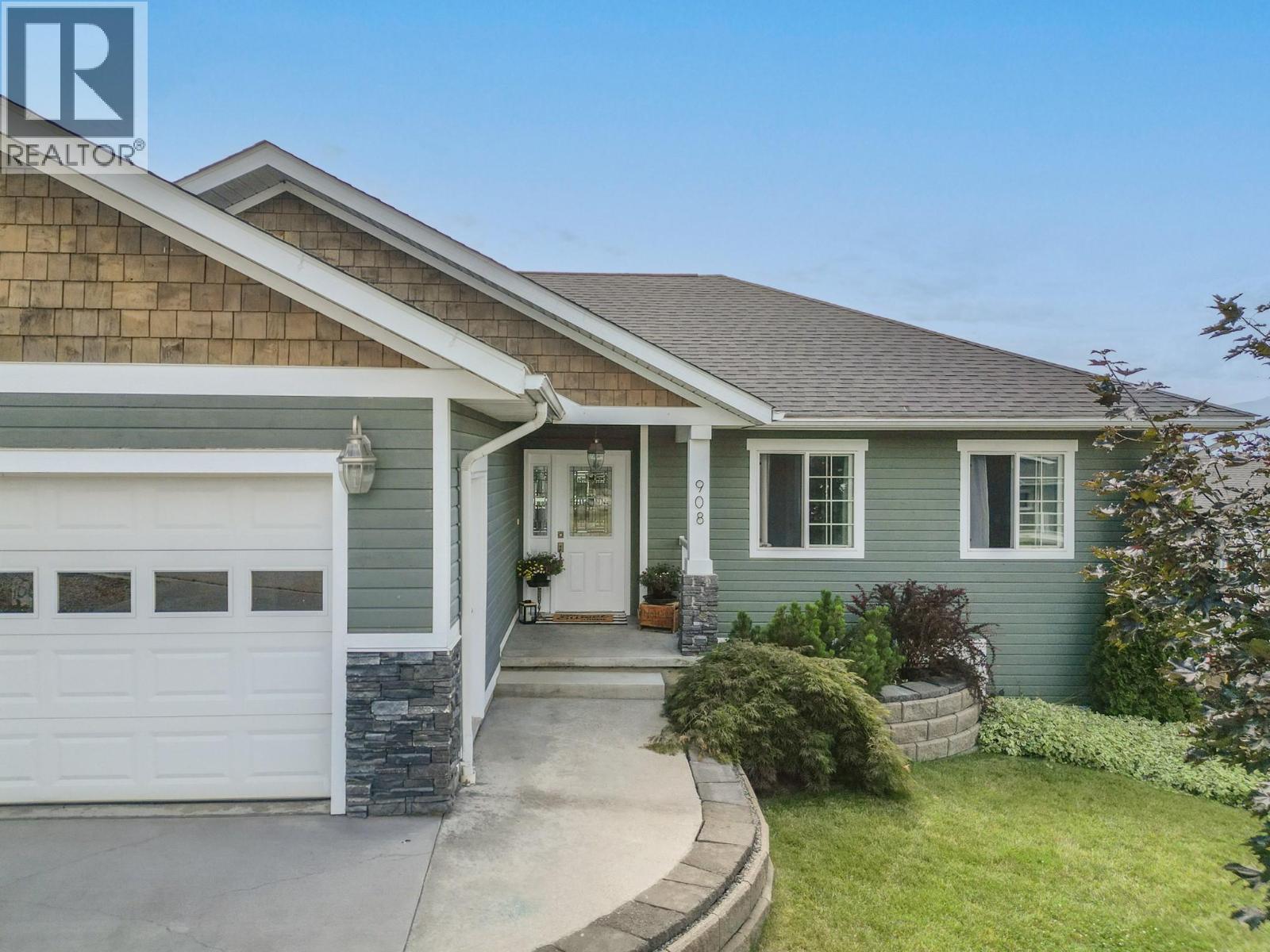 908 Purcell Crescent - 2