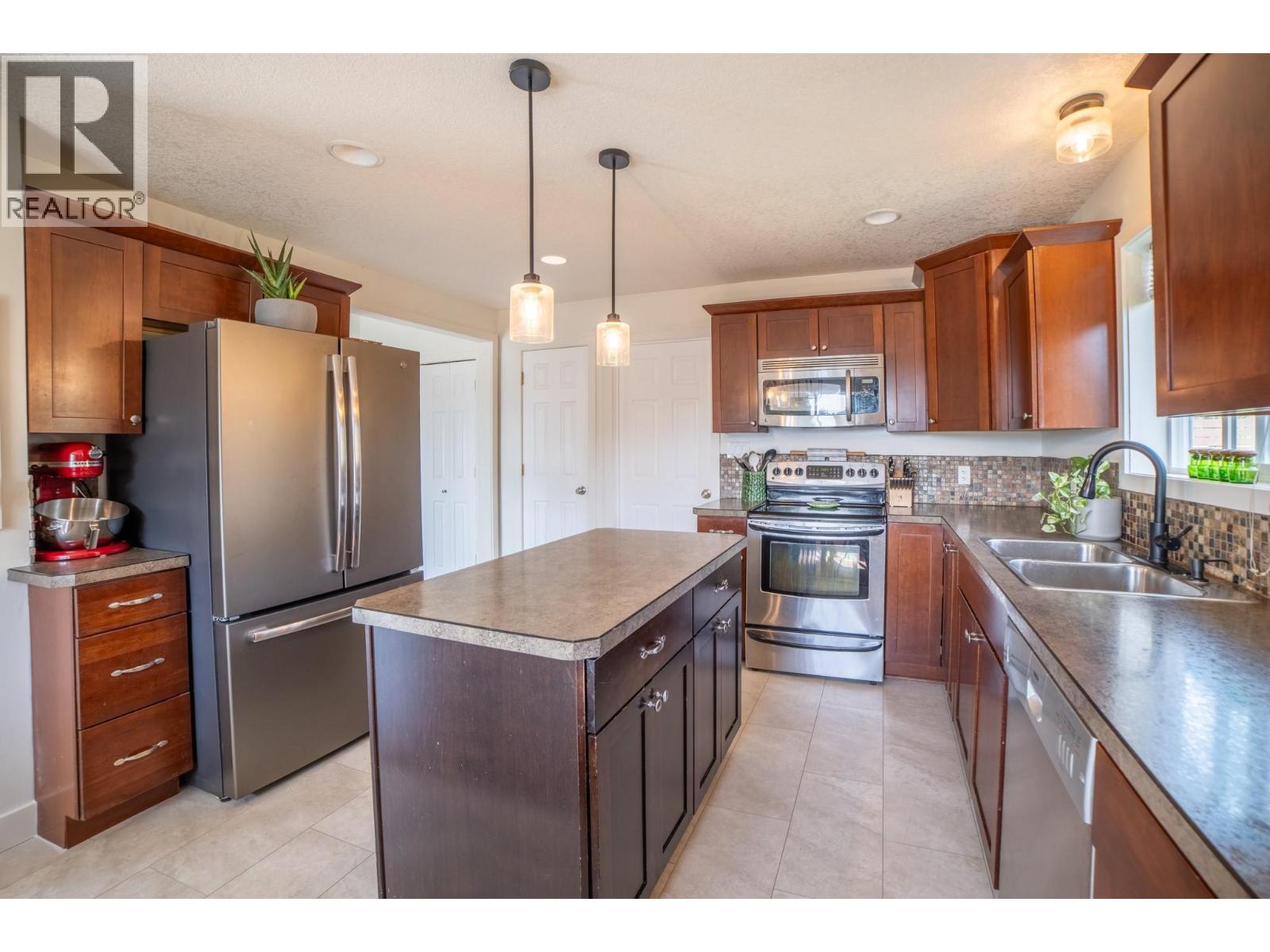 908 Purcell Crescent - Image 19