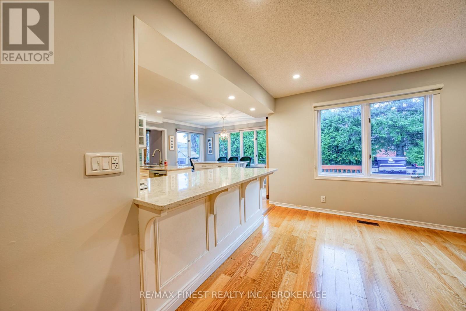 719 WOODSIDE DRIVE - Image 18