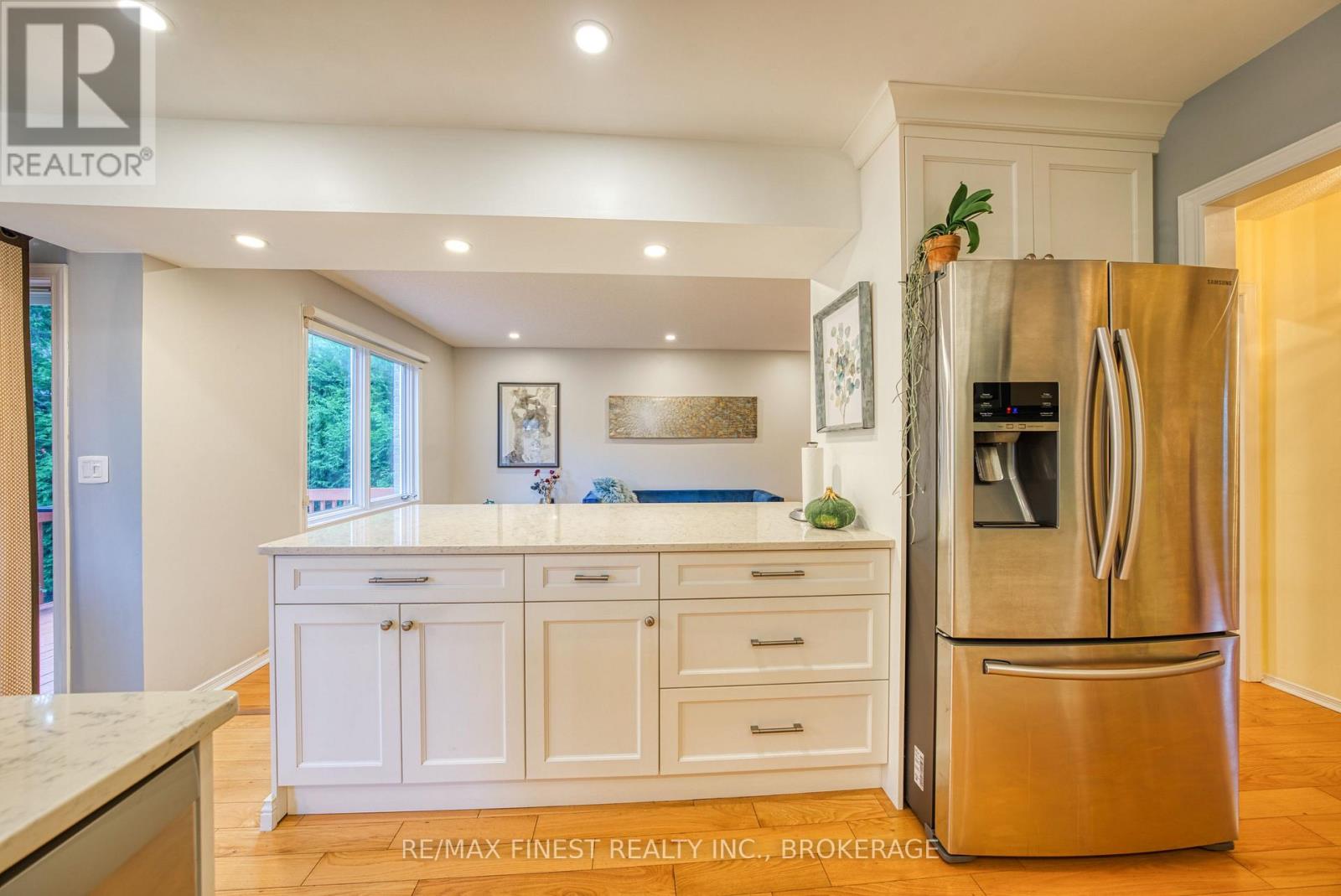 719 WOODSIDE DRIVE - 11