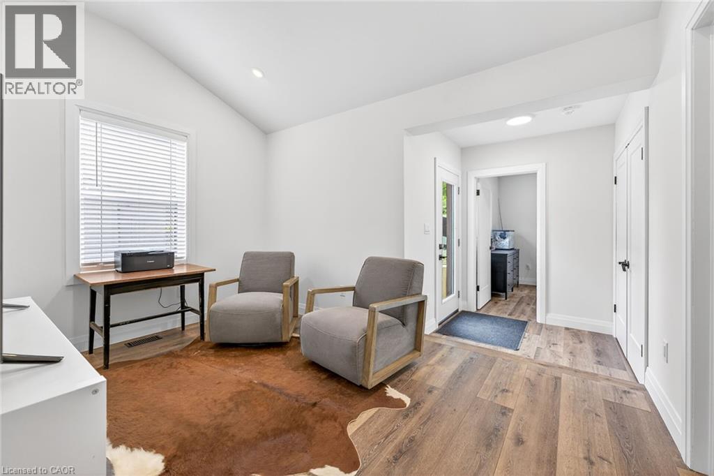 255 MACNAB Street - Image 22