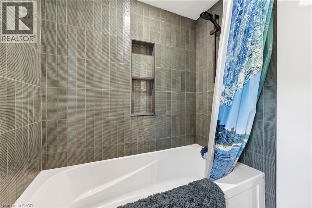 255 MACNAB Street - Image 30