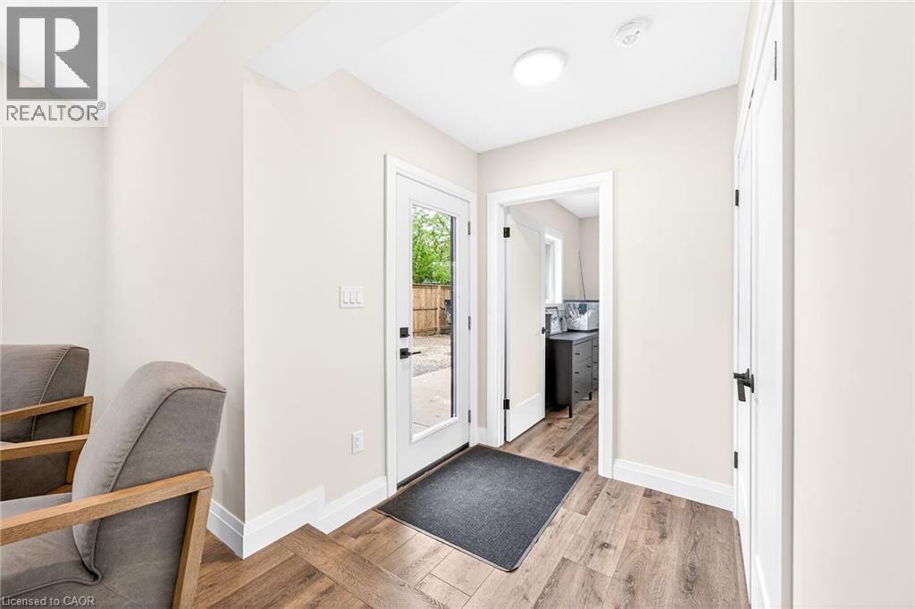 255 MACNAB Street - Image 44